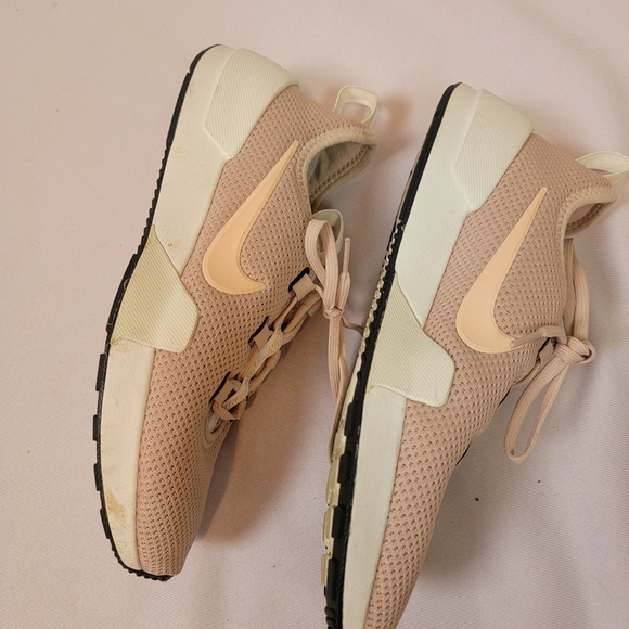 Nike Blush Pink Sneakers - Picture 7 of 9